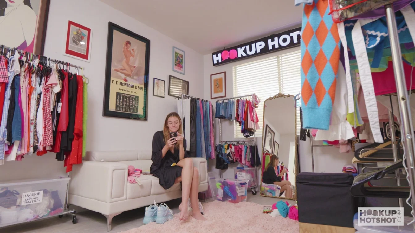 HookupHotshot Episode 415 Della Cate BTS XXX